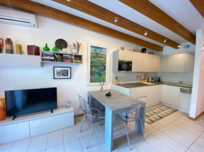 Silver Thermal Home Arco